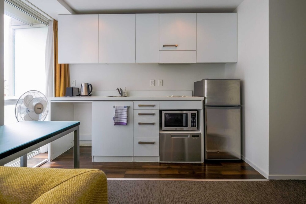 Cosy Renovated 1 Bedroom Apartment in CBD Hotel view 3