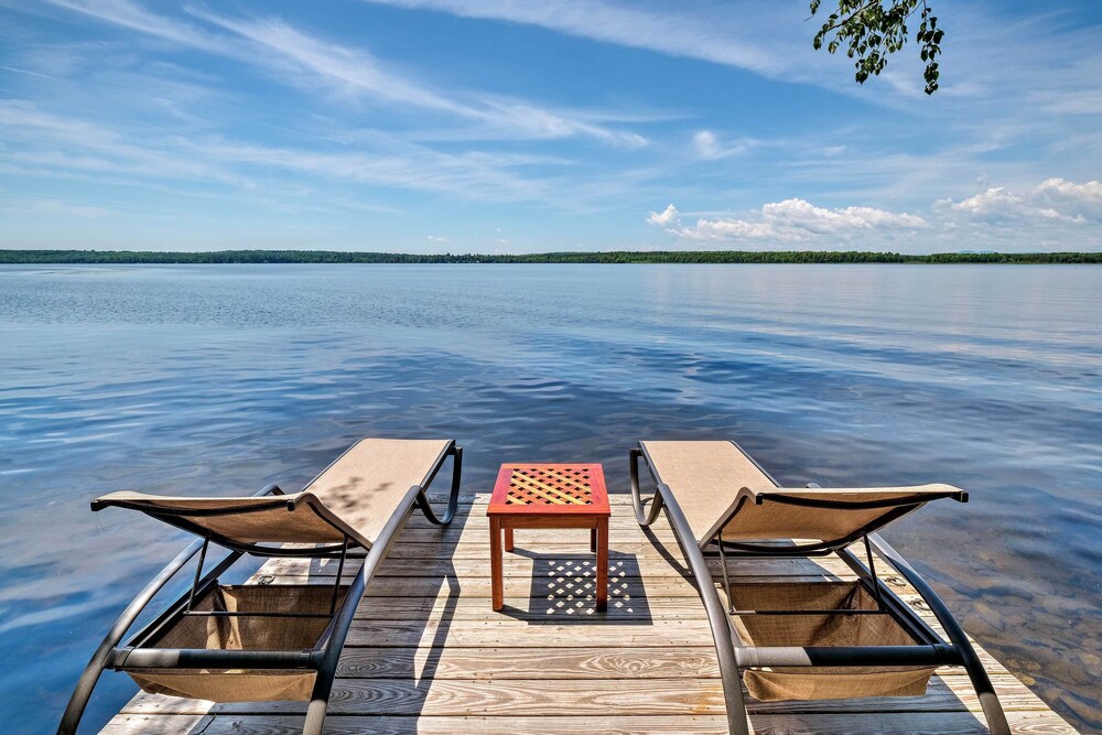 Cozy Lakefront Madison Cabin w/ Dock & Kayaks