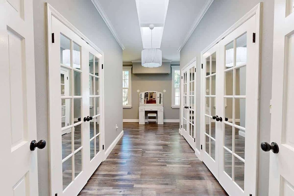Executive 5 Bedroom Pool Home, Dade City!