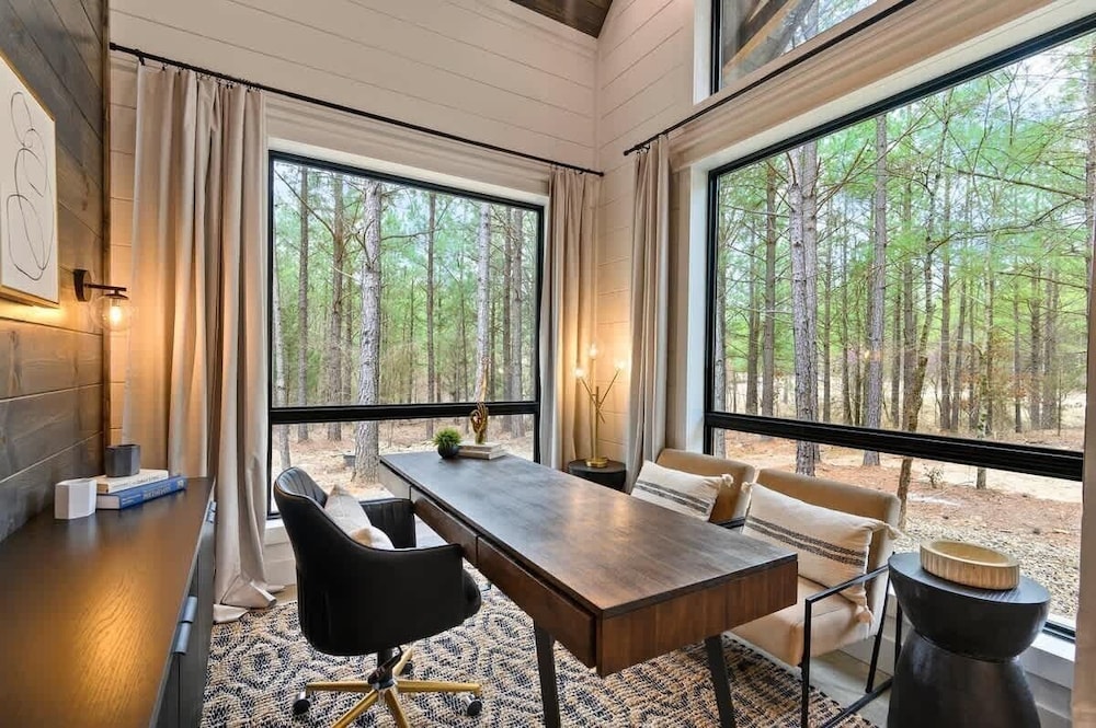 CABIN - Near BLACK MOUNTAIn