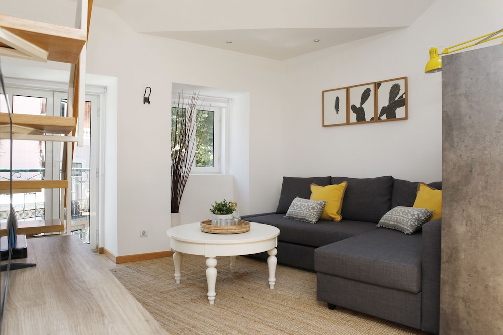 Flores Guest House