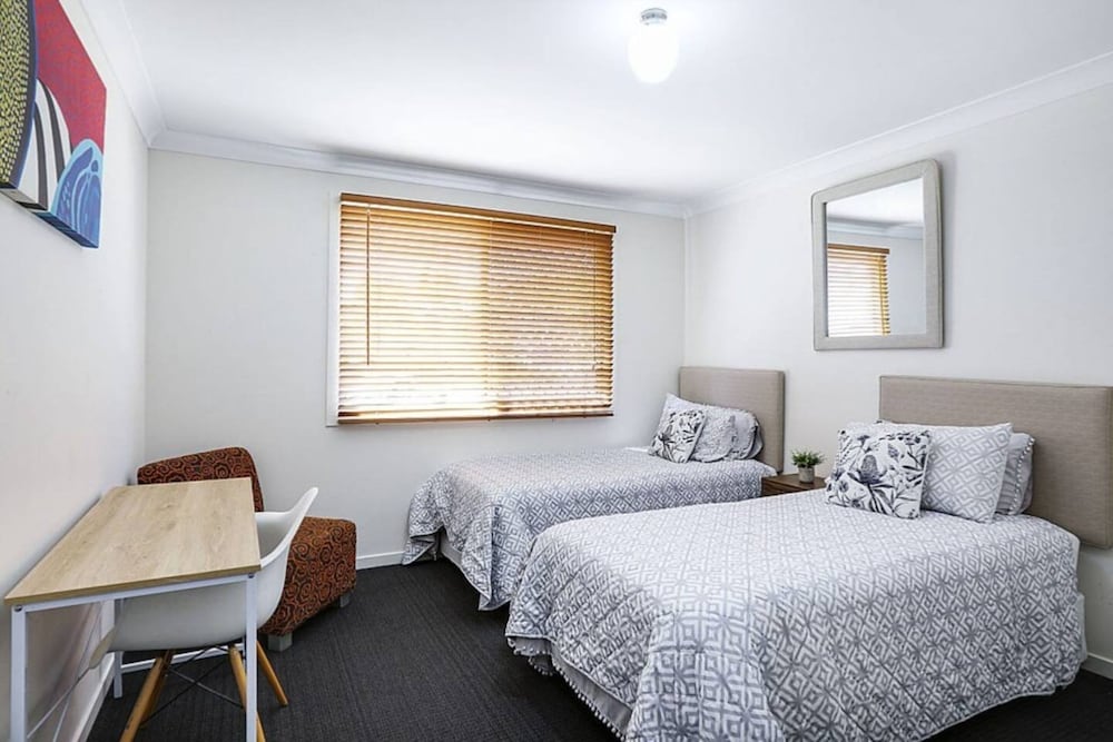 Cheerful 3 Bedroom Home in Ashmore