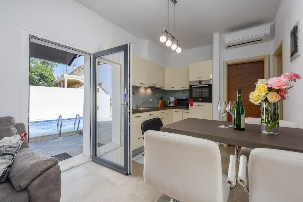 Apartment in Kukci With Heated Pool