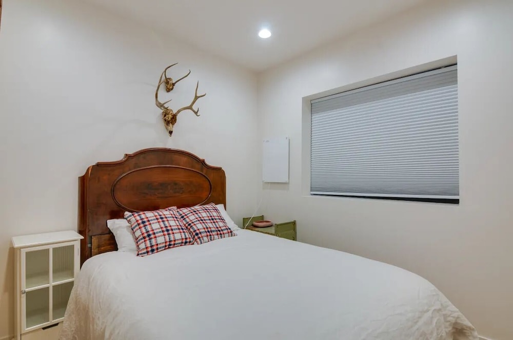 Beaver Vacations - Alpine  Mountain Escape - Property Image 4