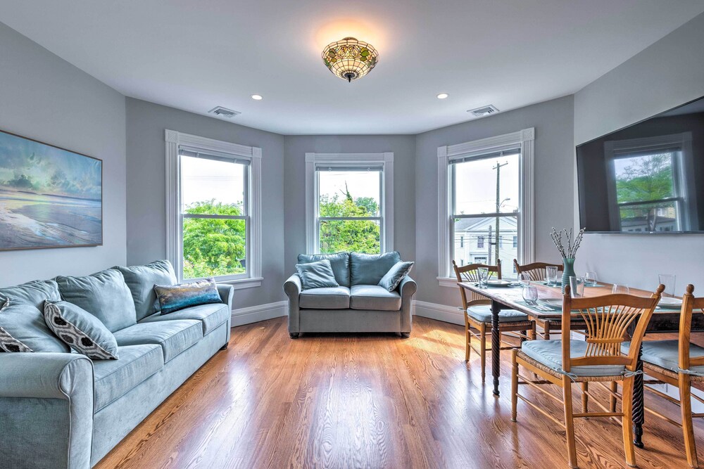 Charming Greenport Gem 1, 1 Mile to Ferry! view 3