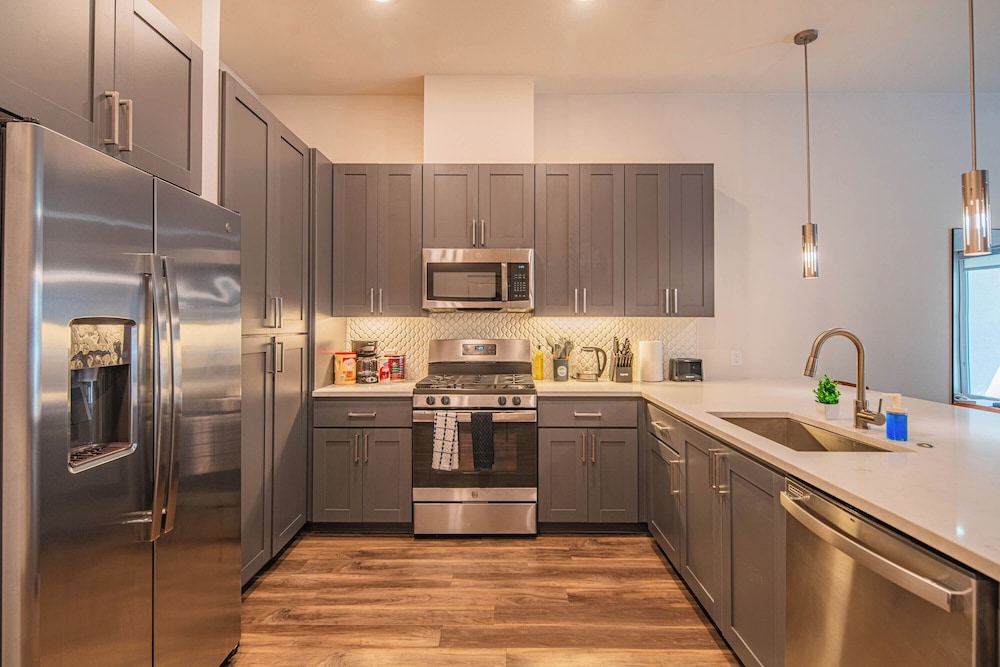 ROVE LIVING/KB - Scottsdale Grand