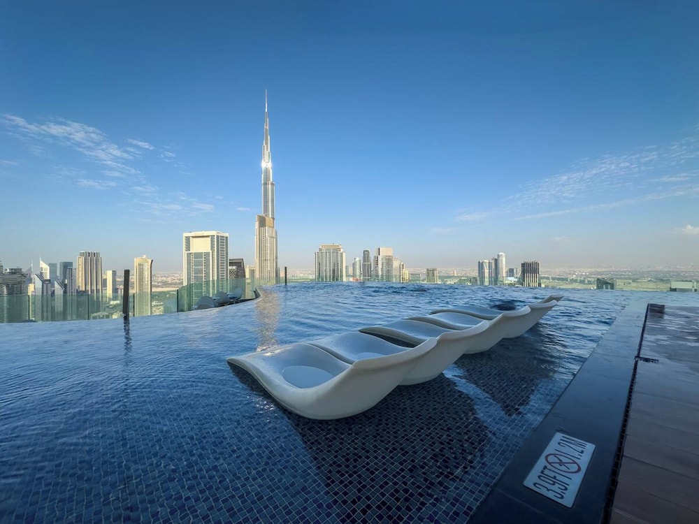 Gogoto LUX Burj View Spacious
