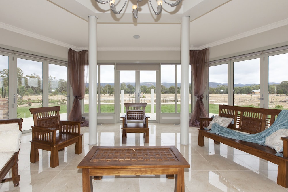 Aurora Manor Rooms