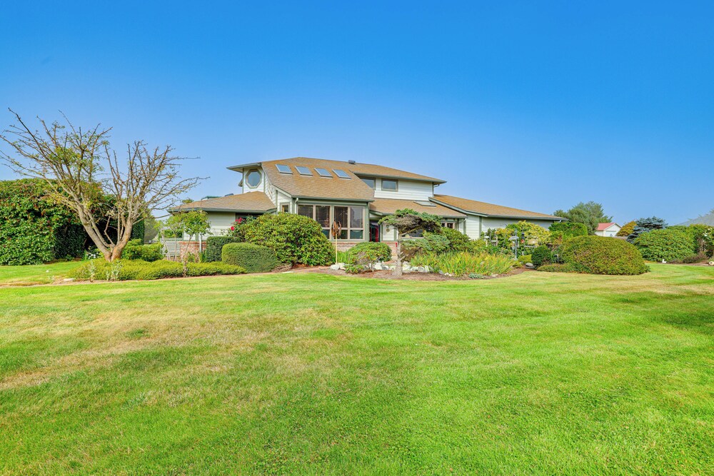 Unique Home w/ Beautiful Mtn Views! view 5