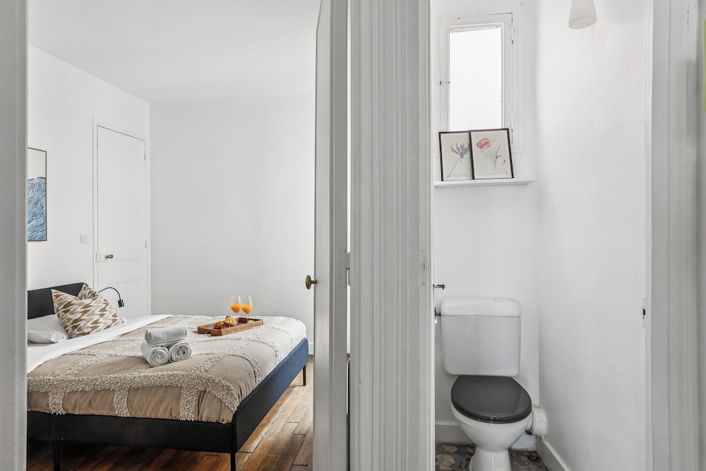 Bright 1BR Steps from Canal Saint-Martin