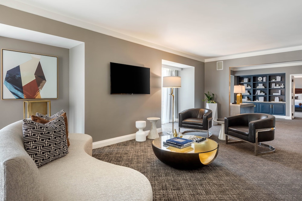 Omni Los Angeles Hotel at California Plaza 13