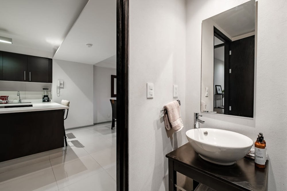 2BR Apt in Polanco - Pool - City Skyline View