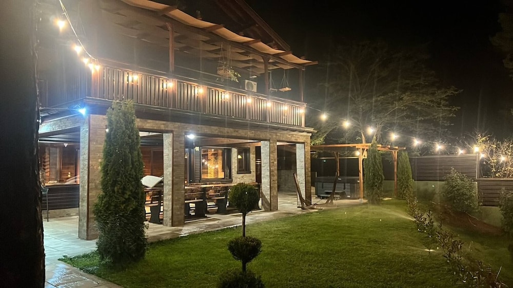 Villa Iskar Lake Residence