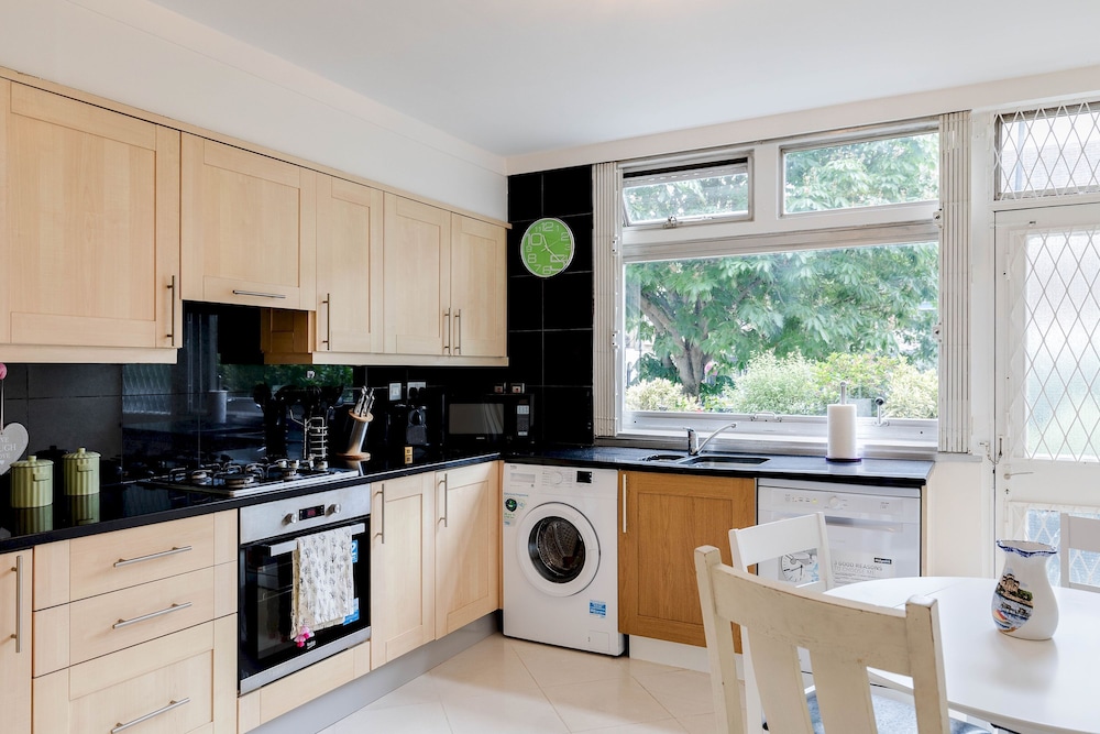 4 Bedroom Villa on Marble Arch