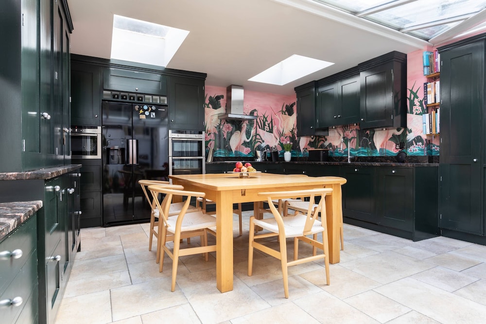 Molyneux Street II by Onefinestay