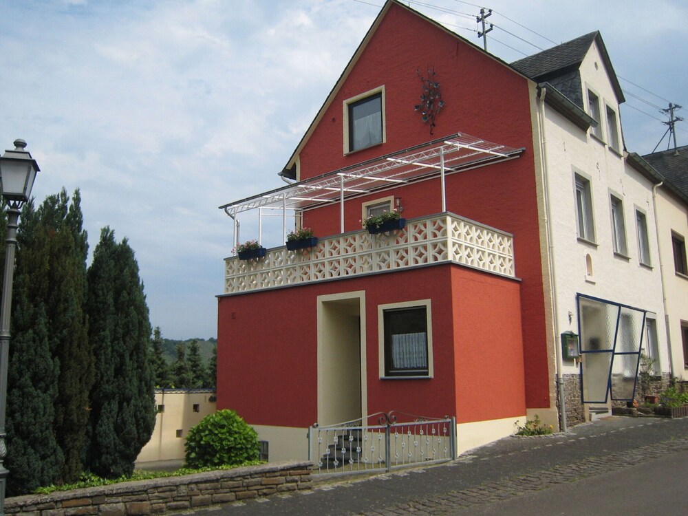 Comfortable Holiday Home Near Vineyards in Bremm