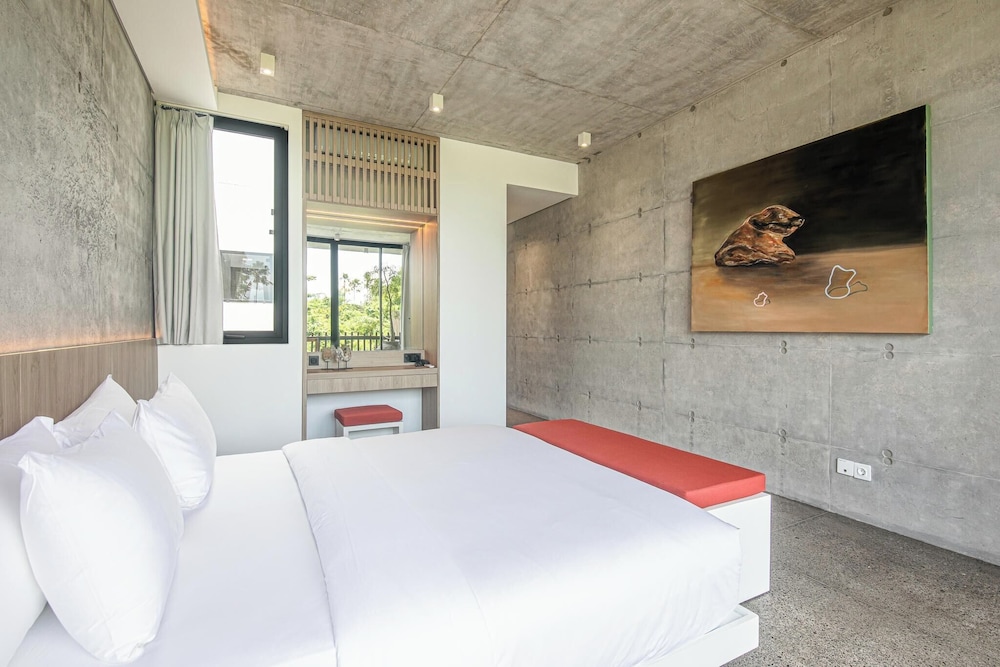 Modern 2BR Villa Enclosed Living Heart of Canggu