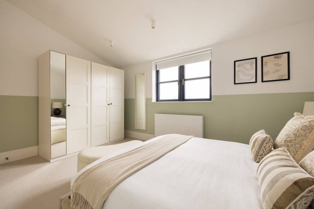 The Tooting Hideout - Dazzling 3bdr Flat With Balcony