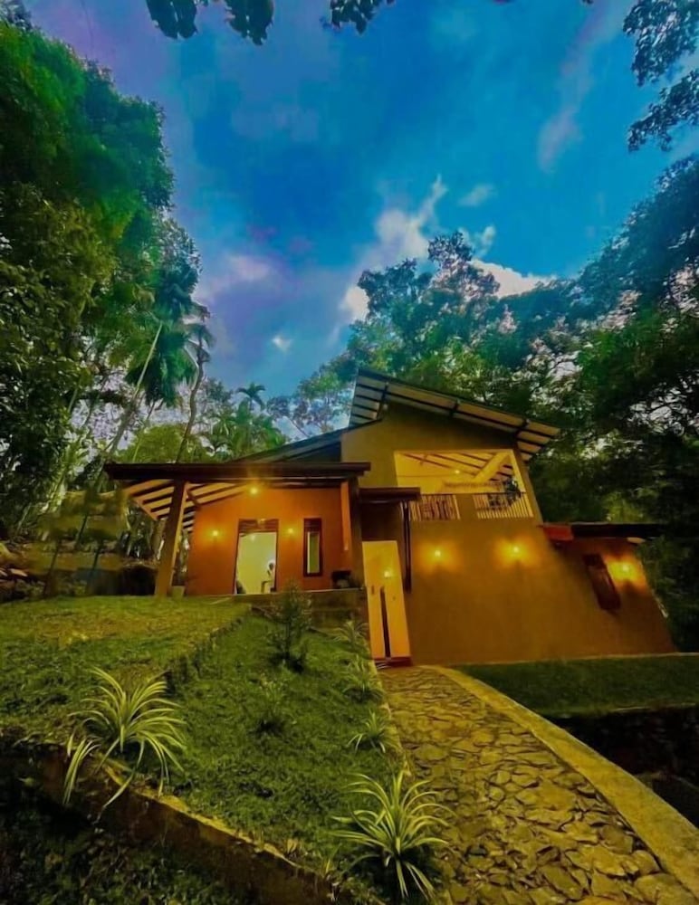 Rivers Edge Resort Sinharaja