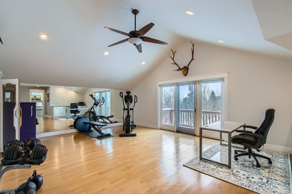 Mountain Majesty 6 Bedroom Home