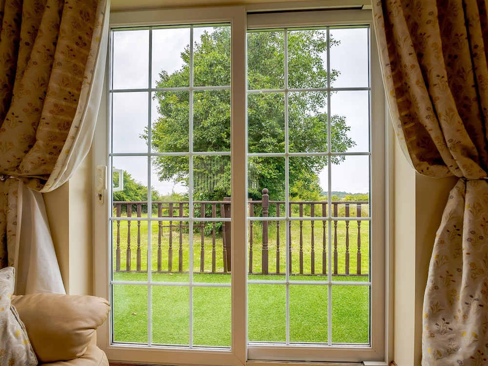 2 Black Horse Cottages view 4