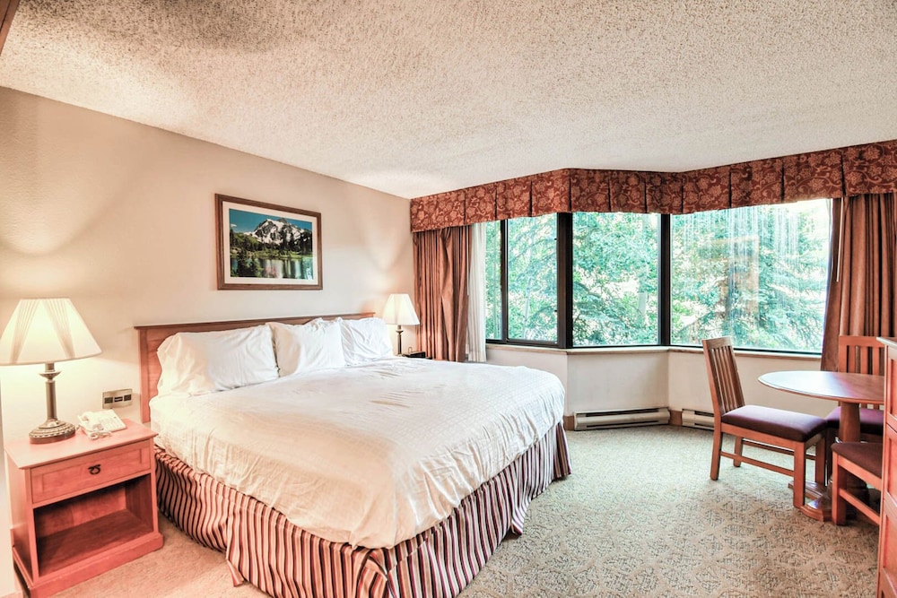 The Grand Lodge by Traverse Hospitality (No Resort Fees)