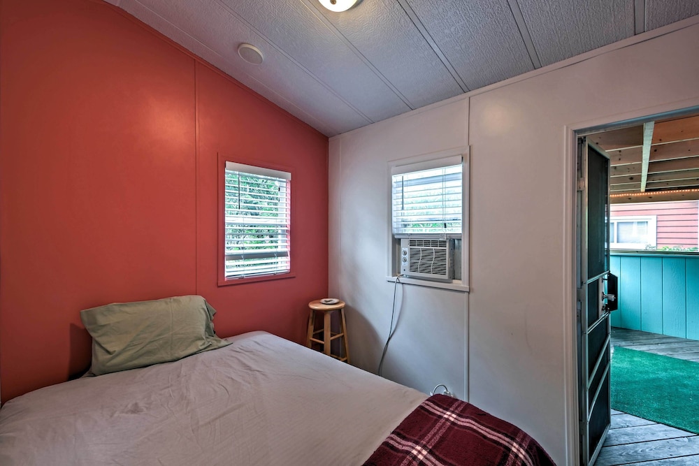 Resort Cabin 1 Mi to Middle Bass Island State Park