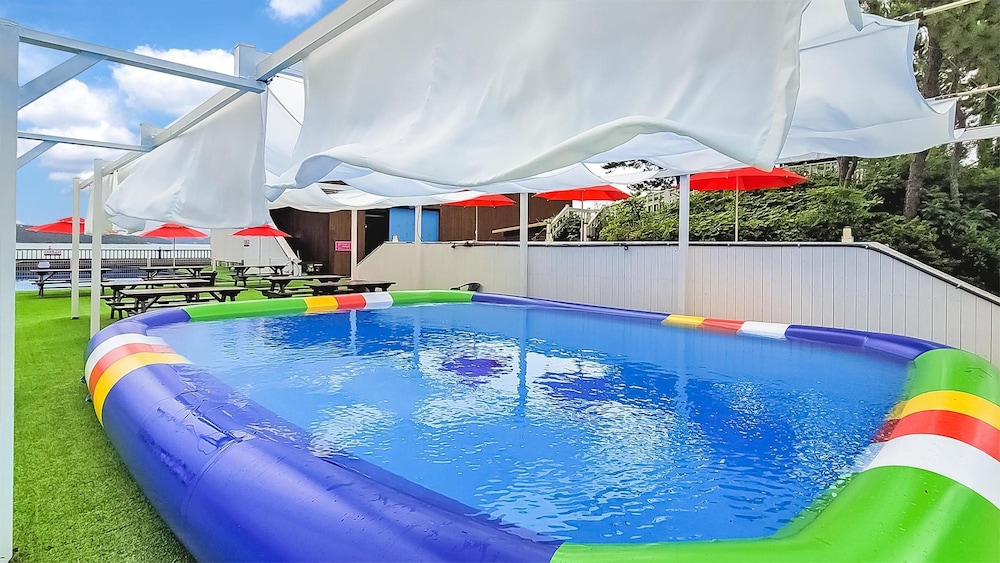 Goseong Bluewhale Glamping view 4