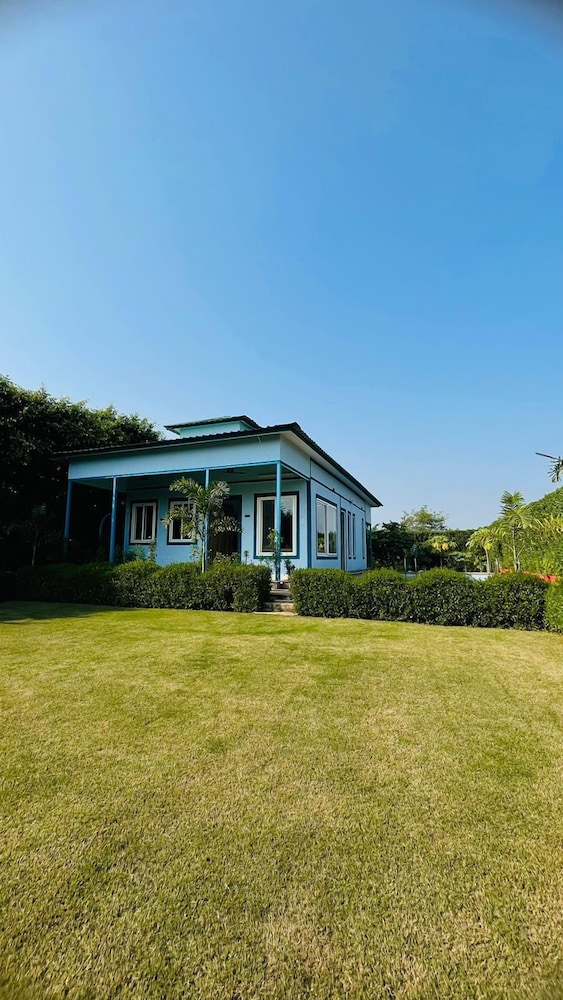 GoBravo 48 -2BHK Farm with Pool & Lawn Sector 150 Noida