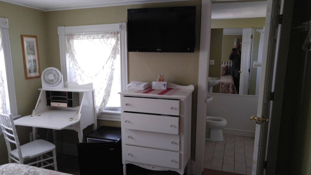 Island Guest House B&B
