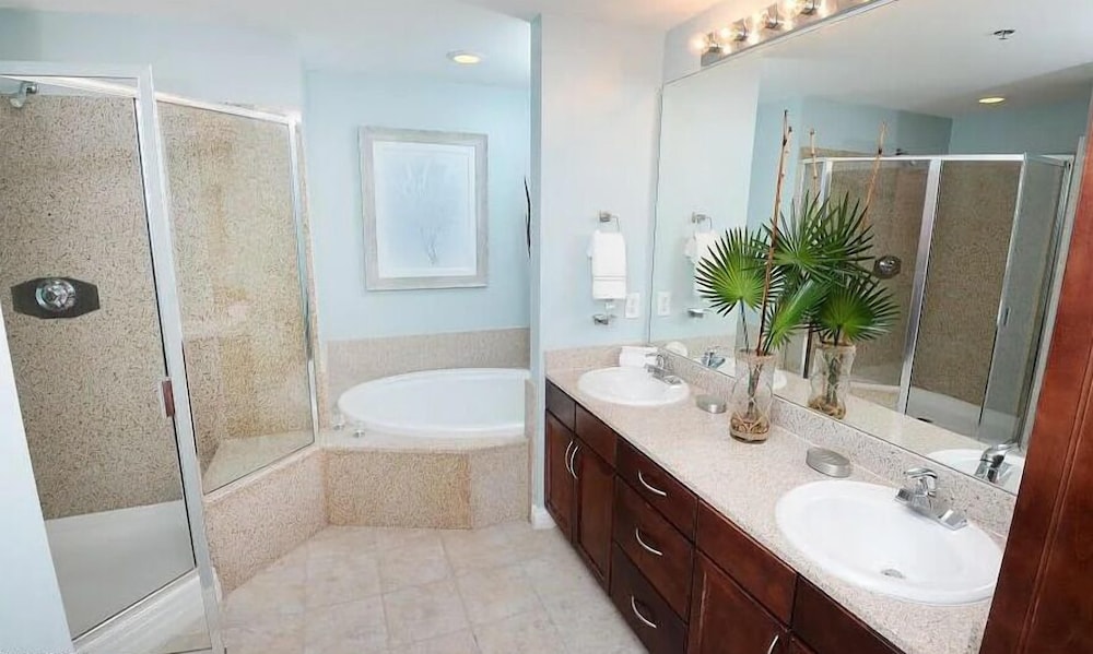 Laketown Wharf 331