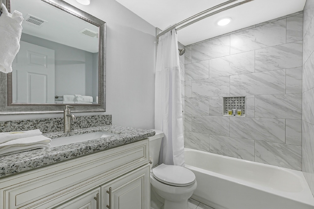 Spacious 5 Bedroom Near Magazine St & Uptown photo 3