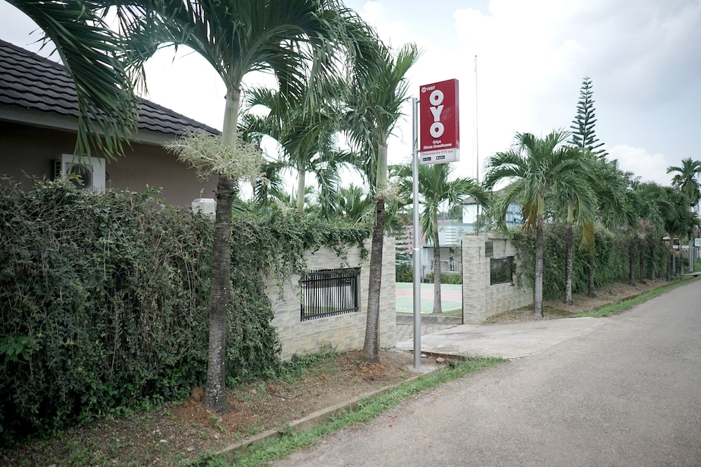 OYO 1697 Griya Dimas Guesthouse view 2