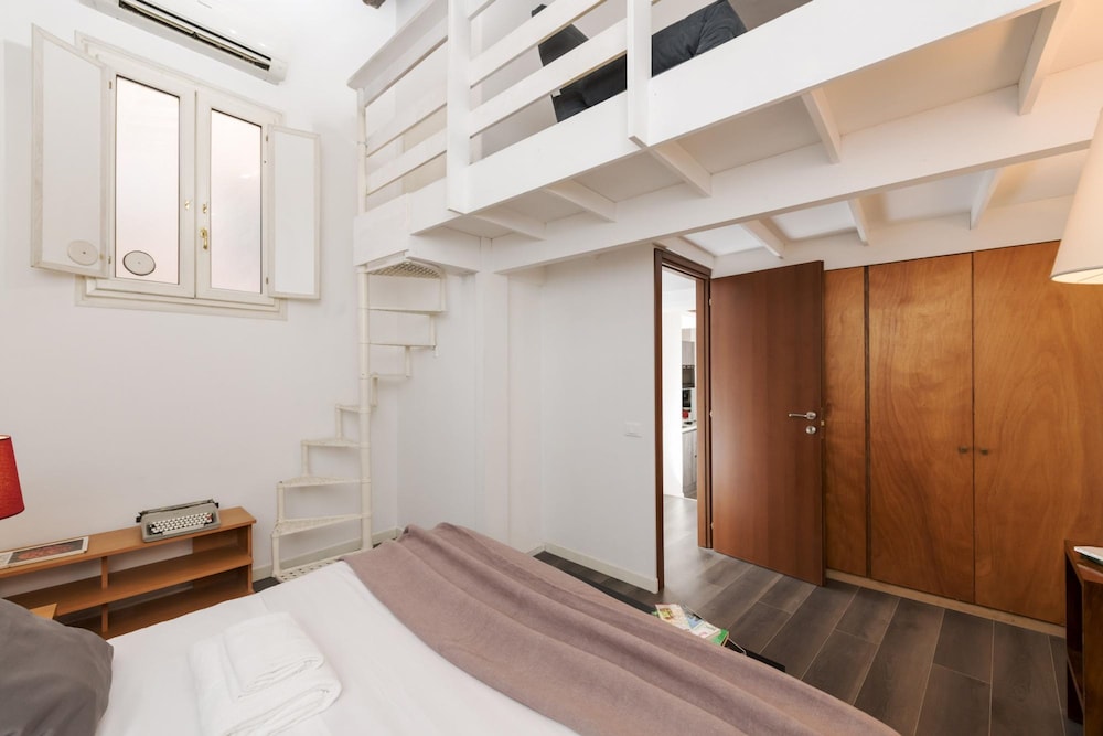 Caterina in Roma With 1 Bedrooms and 1 Bathrooms