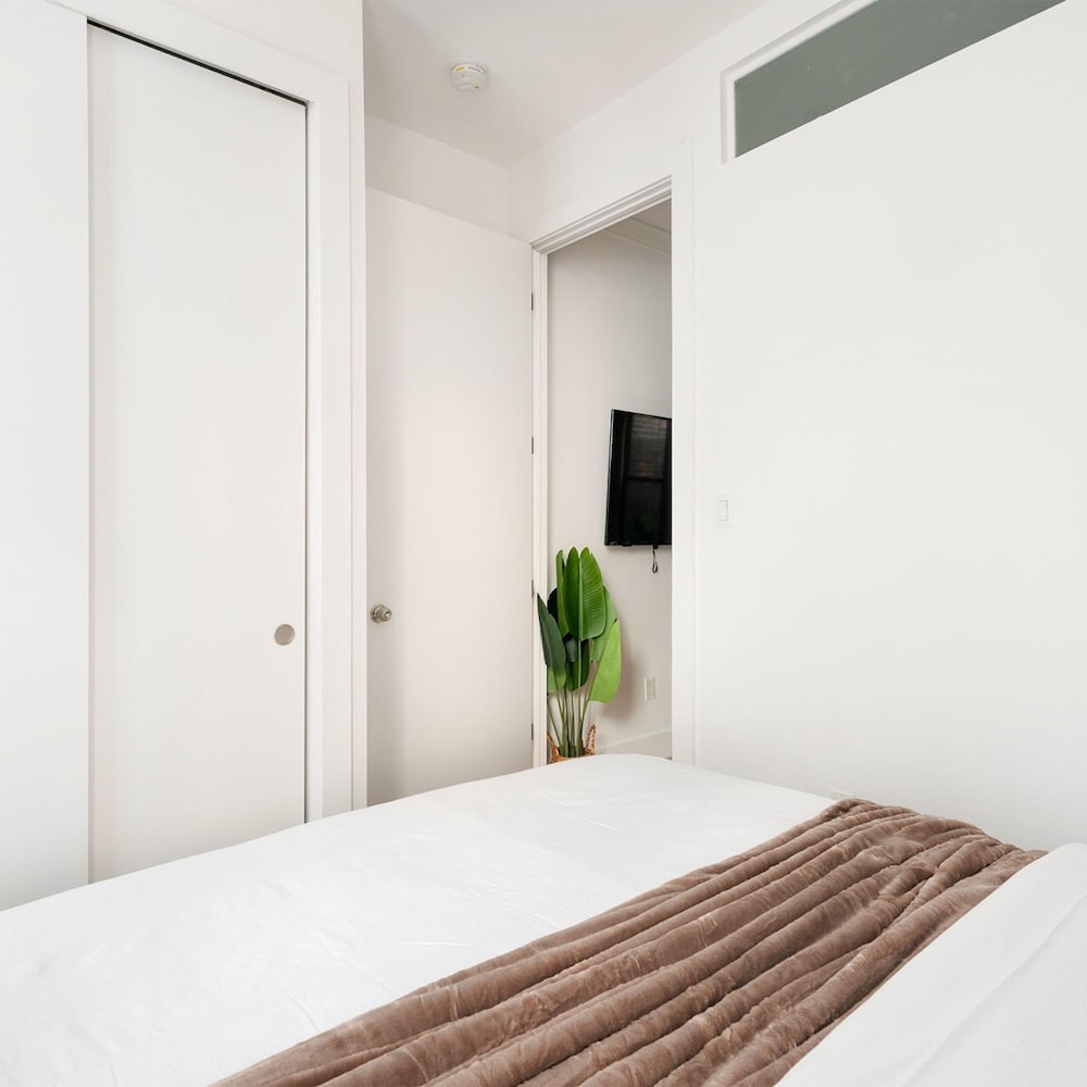 1290-13 Newly Renovated 2 Bedrooms in UES