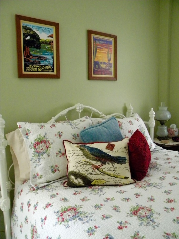 B&B at Oliver Phelps