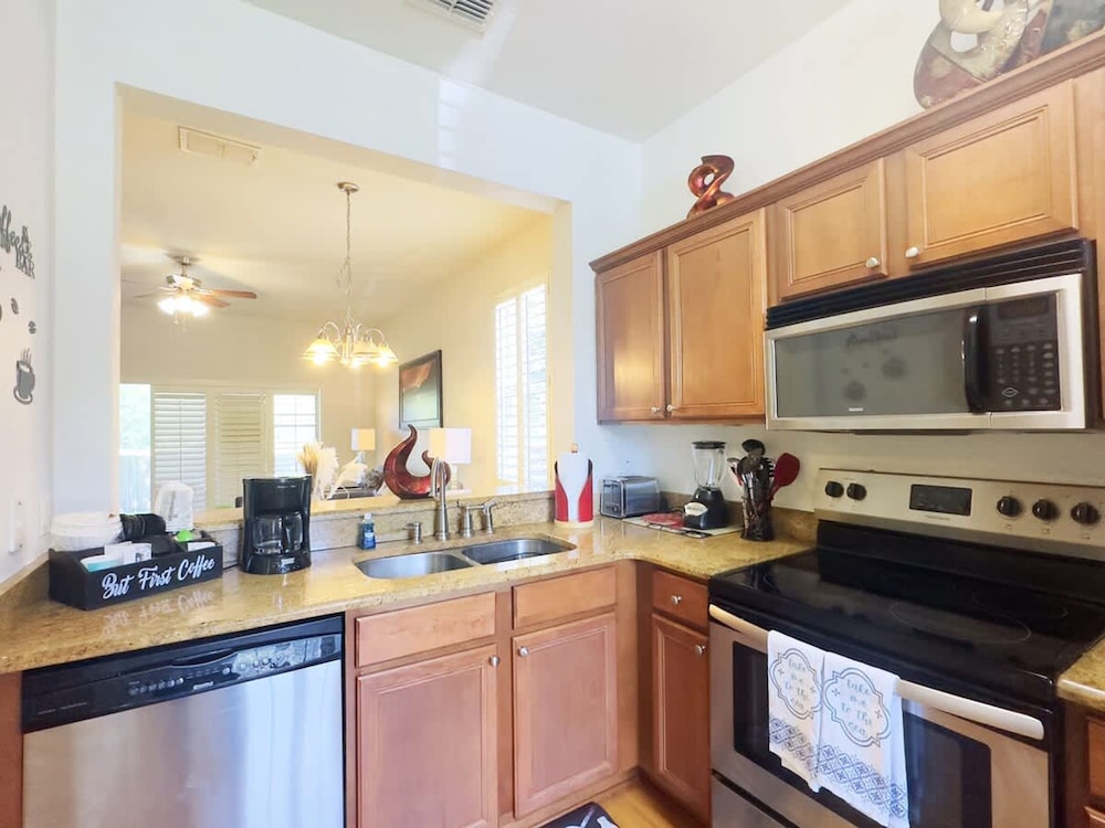 4Br Resort Home With Pool and Lazy River Sleeps 8