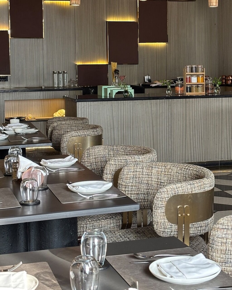 Omaya Suites