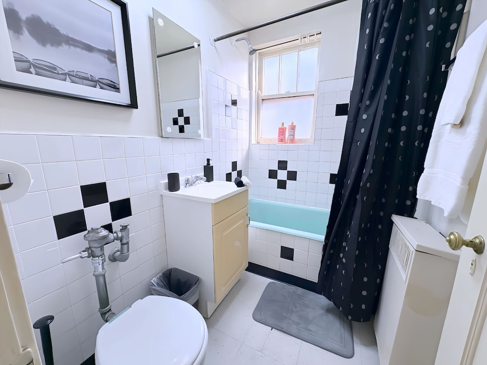 Vintage Studio in Gold Coast - SP 1205
