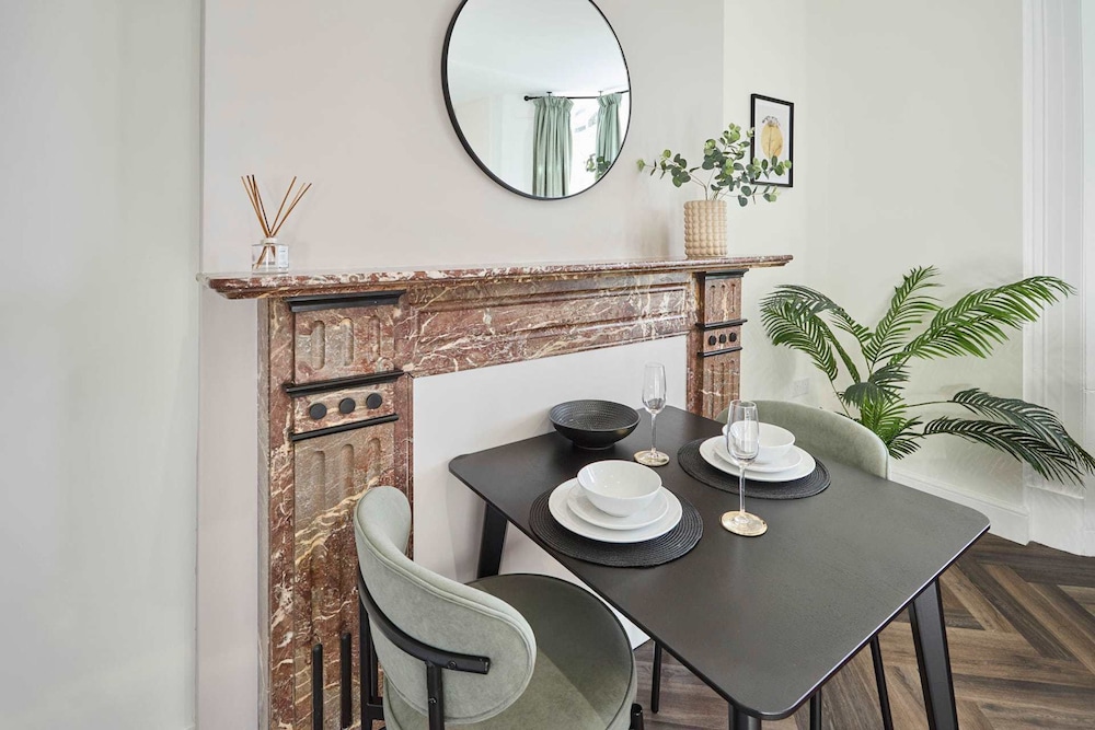 Host Stay Apartment 2 Upton House