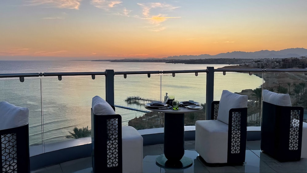 SUNRISE Remal Beach Resort