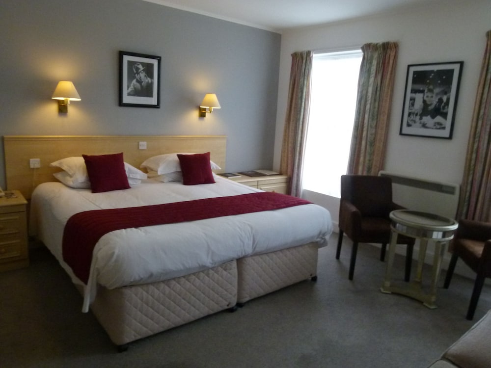Beachcombers Hotel view 5