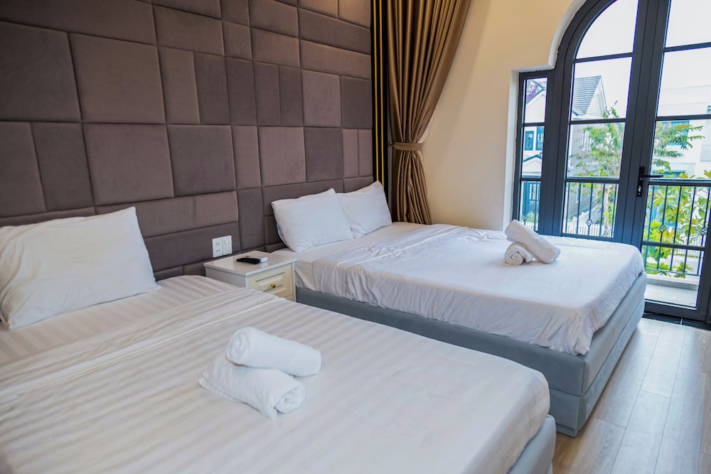 Luxury 3 br La Fleur Villa-Novaworld PT