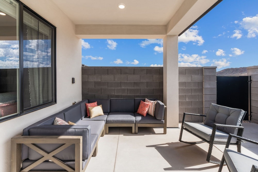 Long Drive 4 Bedroom Townhouse