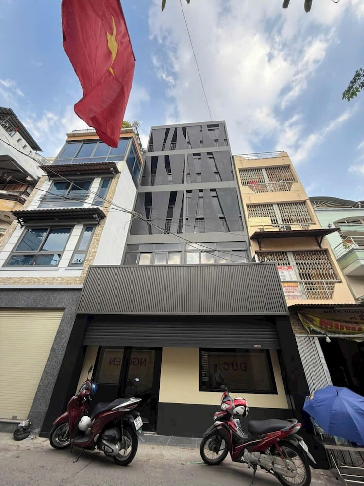 Unite StayCation Nhieu Tu