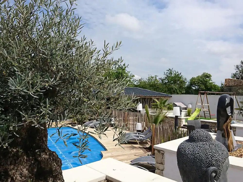 Majestic Villa in Nuaille-d'aunis With Sauna photo 5