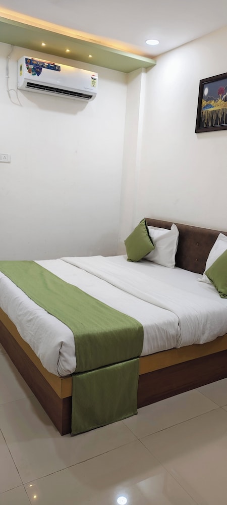 Hotel Radhe