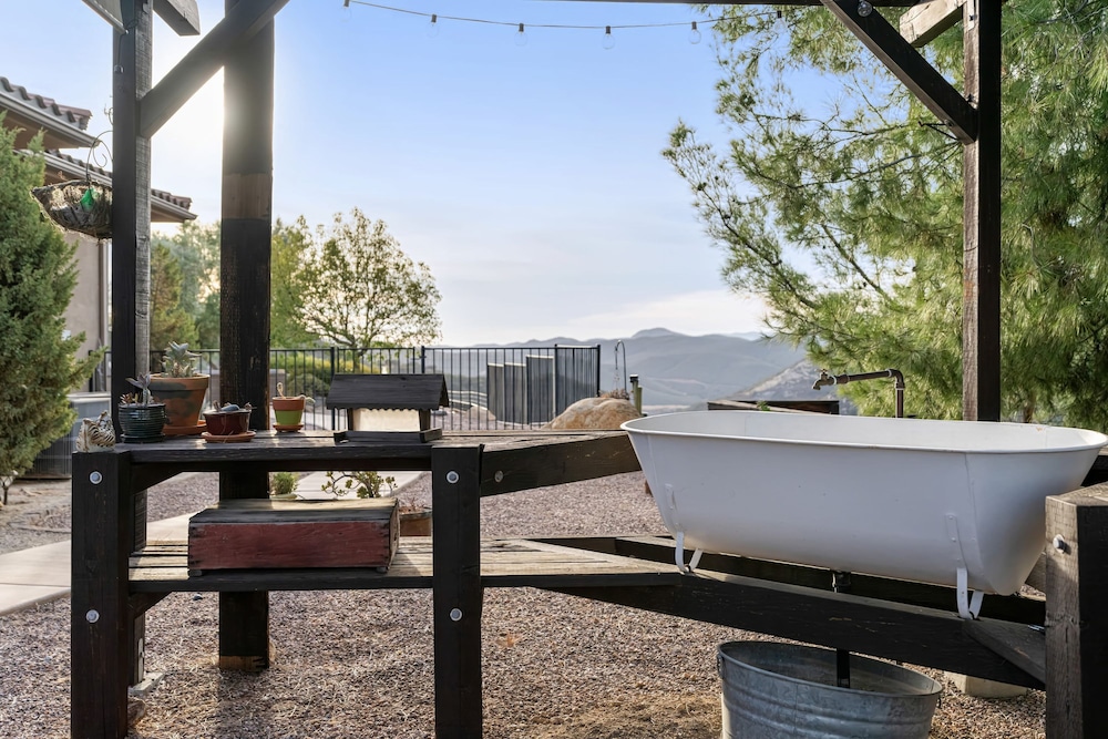Cleveland Vista by Avantstay Pool Hot Tub Fire Pit Panoramic Views