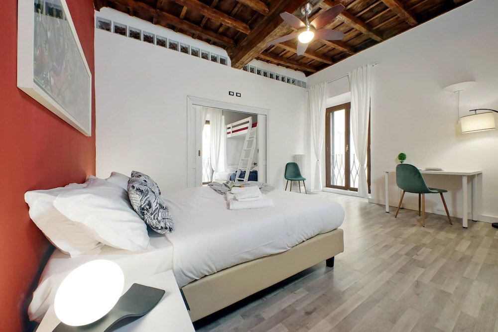 Luxury Navona Apartment