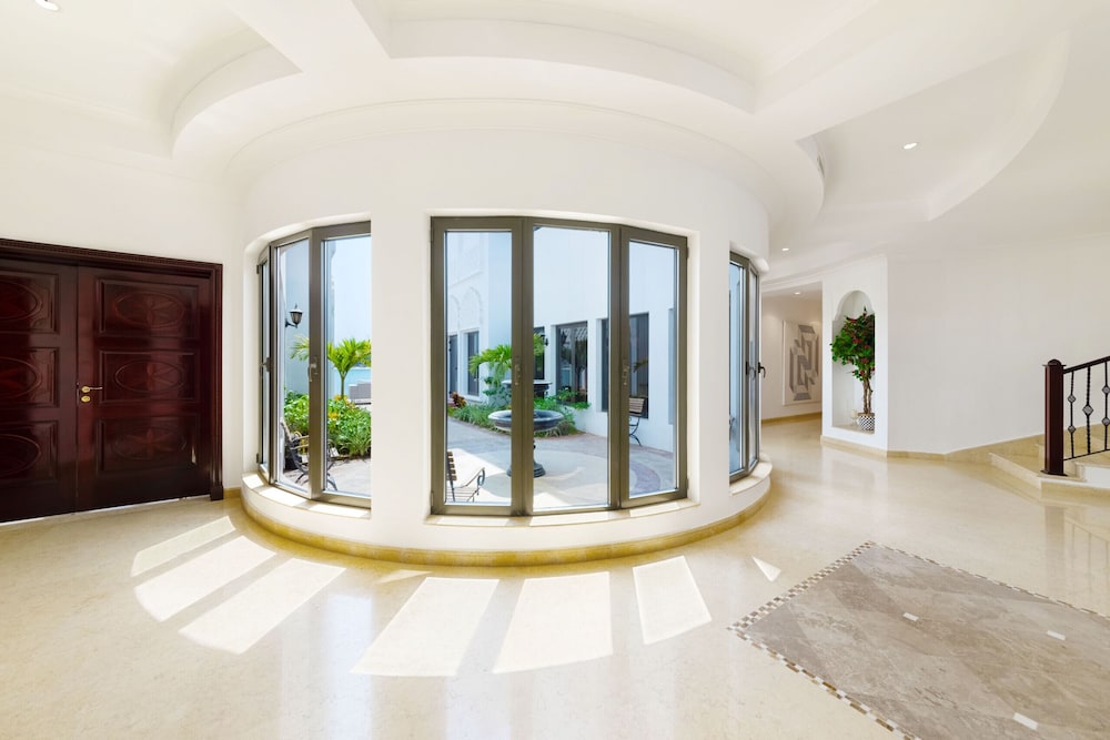 Beachfront Signature Villa - Mint Stay